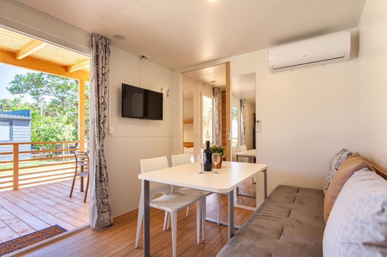Mobile Homes Lopari Nerezine Exterior photo