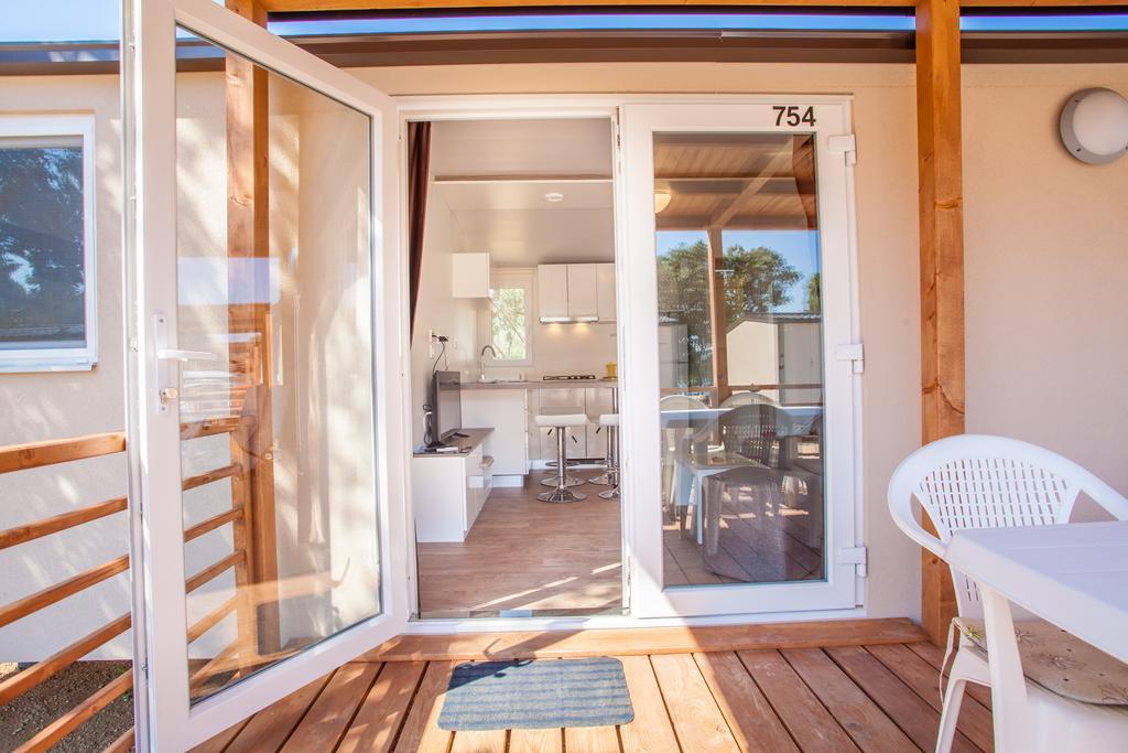 Mobile Homes Lopari Nerezine Exterior photo